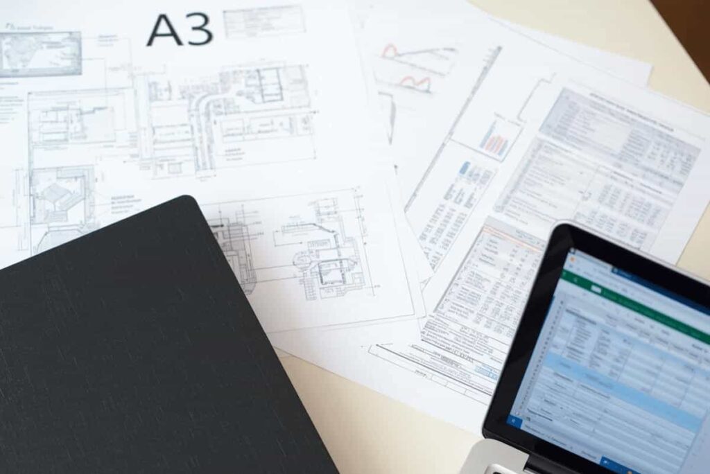 Analyse de documents techniques et plans du bâtiment pour intégrer les données dans bimwiq DATA